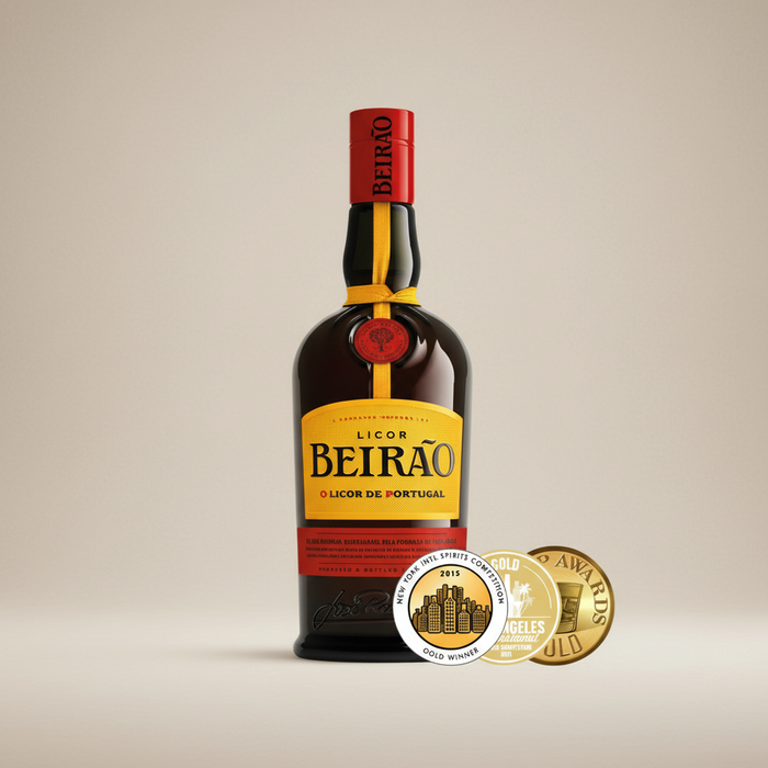 Licor Beirão - Neutraler beiger Hintergrund